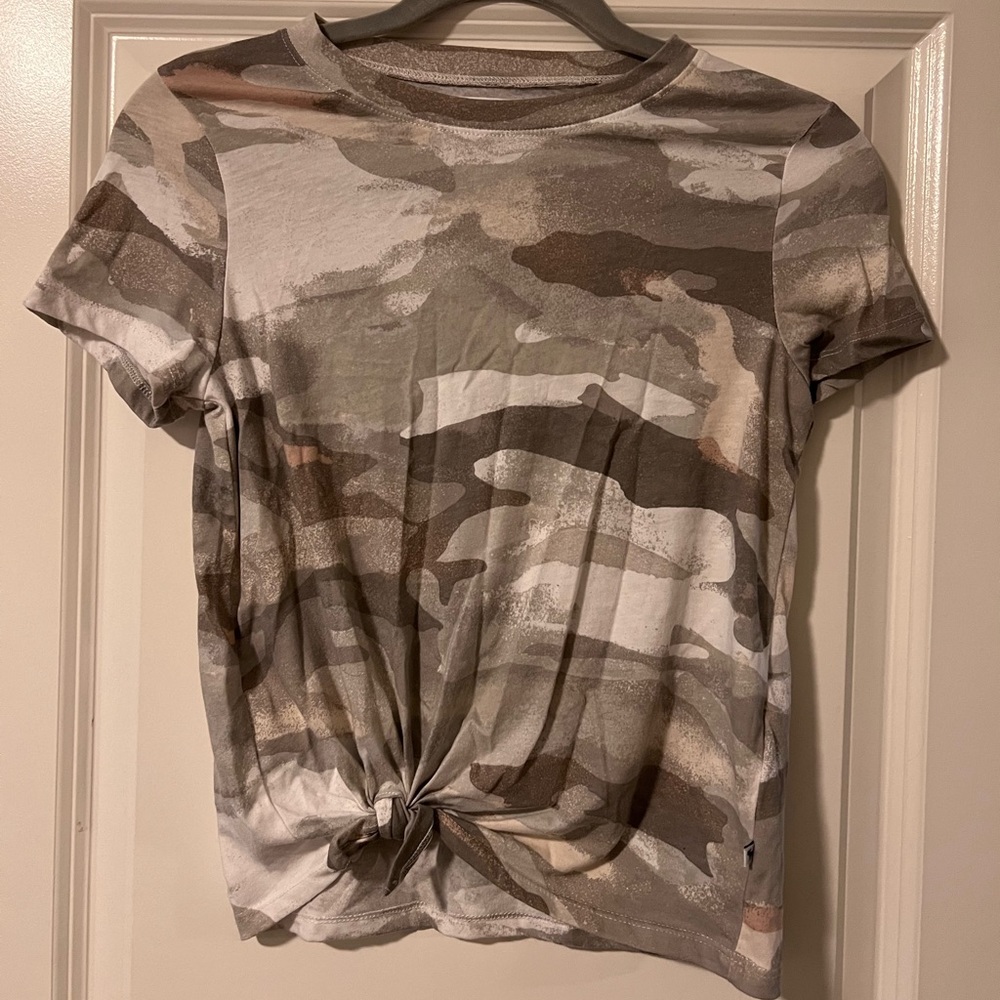 Abercrombie Kids 11/12 tees (2)
